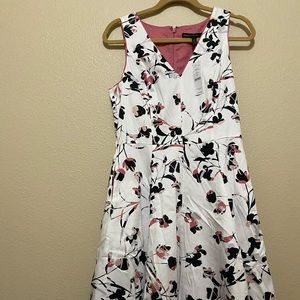 NWT. WHBM high low, fit and flare, size 6.